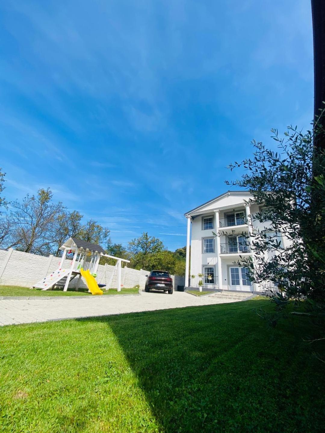Green Hill Villa Calimanesti Exterior photo
